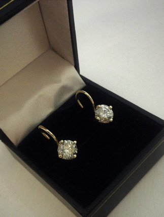 Earring Moissanite