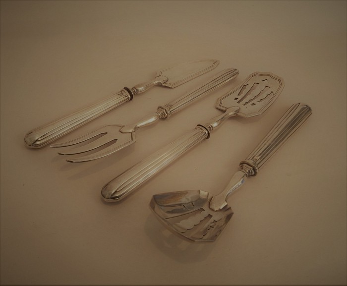 Silver Cake Set