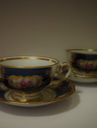 VINTAGE REICHENBACH PORCELAIN 2 CUPS & SAUCER