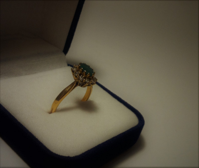 Gold Ring Emerald