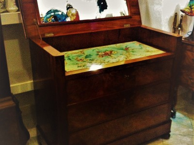 Commode / Dressing Table