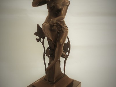 Lady Sitting Sculpture