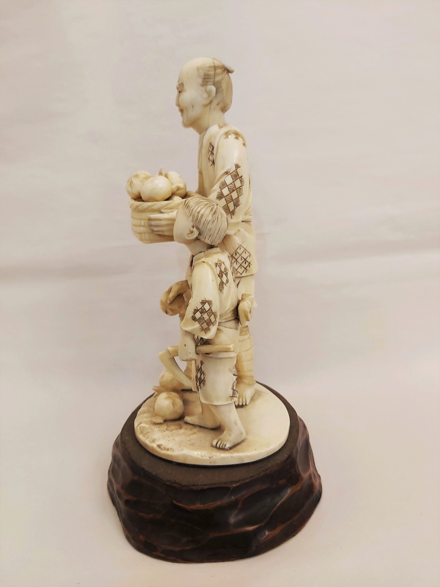 Antique Antique Ivory Sculpture | Antik Spalato Shop