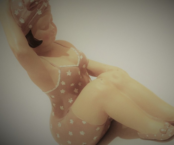 Bathing Figurine Pin Up