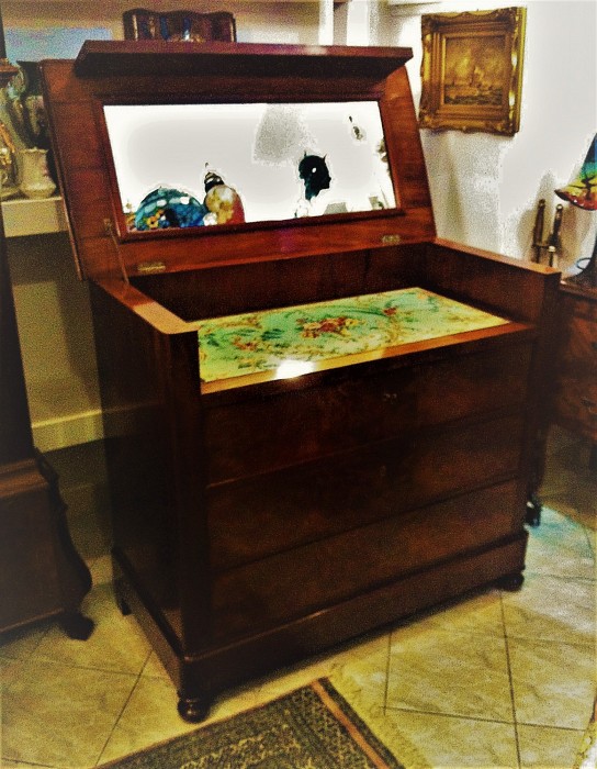 Commode / Dressing Table