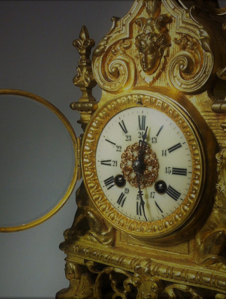 Mantel French Clock gilt-bronze