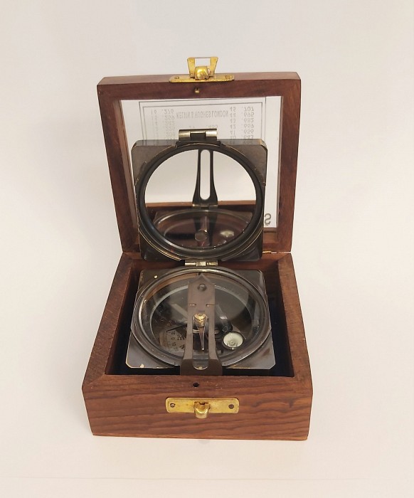 Antique Compass with box | Antik Spalato Shop