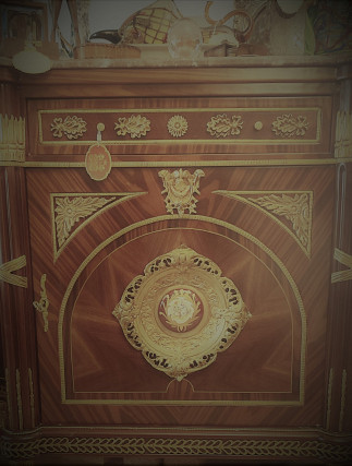 Commode Empir