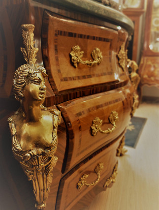 Commode Louis XV style