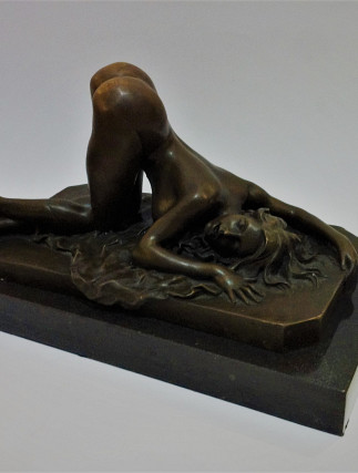 Nude Female Sculpture