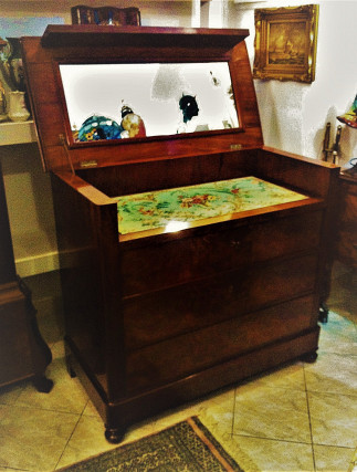 Commode / Dressing Table